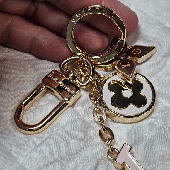 <AUTH> Louis Vuitton Gold and Pink Keychain Charm NEW W/Callout On Engraving - Picture 7 of 10